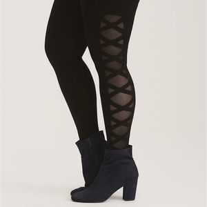 TORRID Premium Legging - Lattice Mesh Side Insert Black NWOT